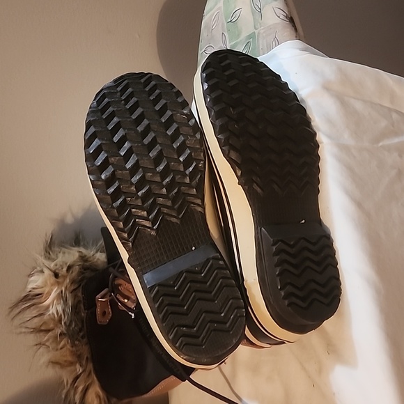 Thinsulate 3M waterproof boots. - Picture 5 of 9